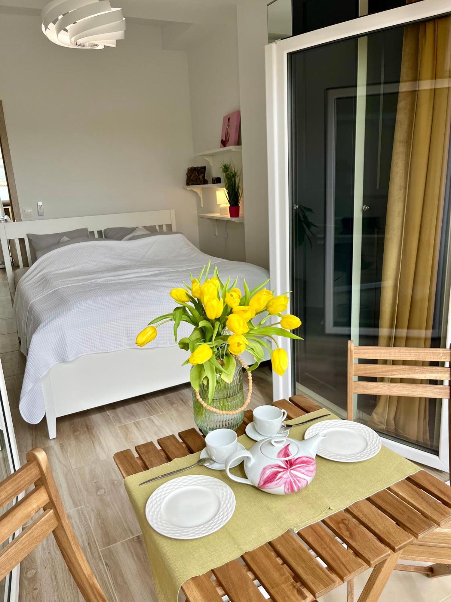 Feelhome Apartment With Kitchen Krasków Exterior foto